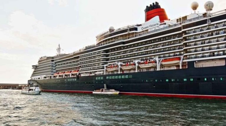 piracy warning luxury cruise passengers